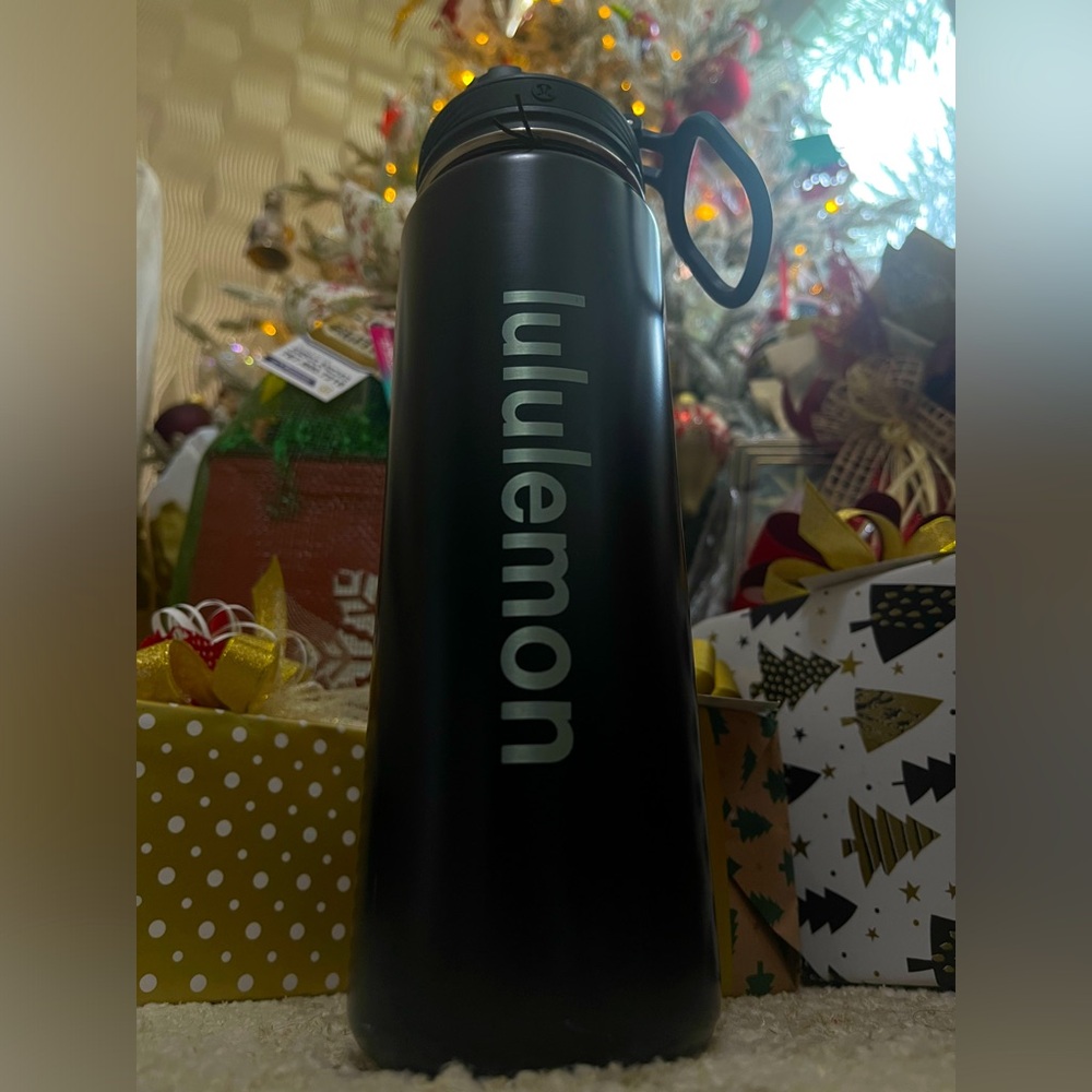 LULULEMON 24oz Back to Life Sport Bottle